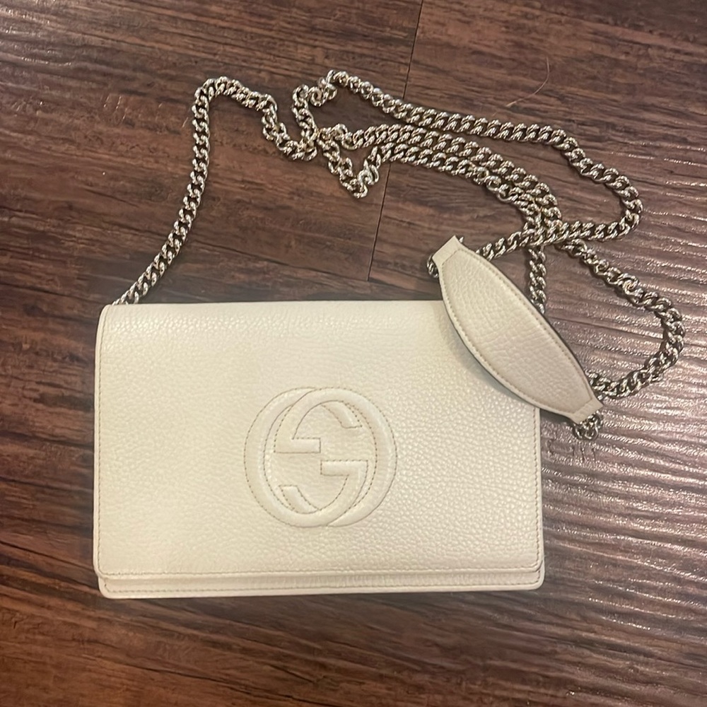 Gucci Soho Chain Wallet Crossbody Bag Ivory Off-White Pebbled Leather